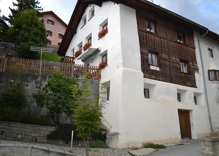 Chasa Archas Apartment *